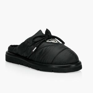 Wishbone Yulia Slip Ons